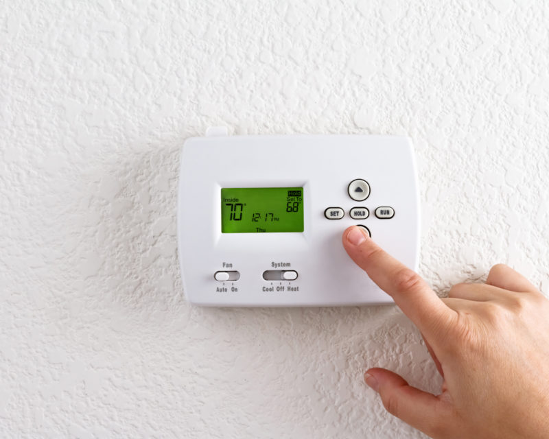 https://www.sandhillsheating.com/wp-content/uploads/2017/12/PRO-programmable-thermostat-comfort-temperature-e1513114110690.jpg